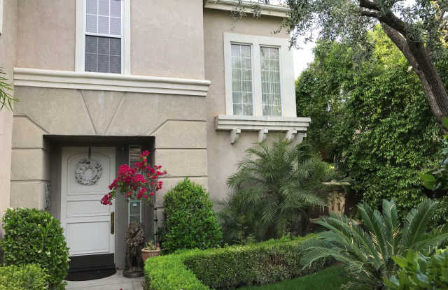 10379 North Pierpont Circle