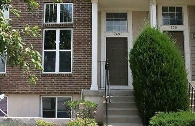 232 N Hedge Ln - Olathe, KS apartments for rent