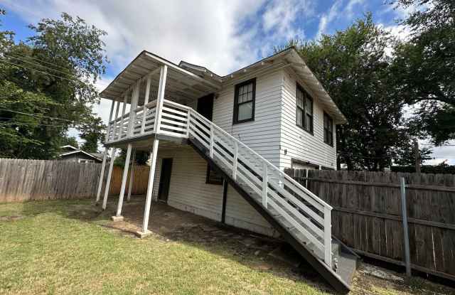 Photo of 1 Bedroom Garage Unit in Uptown OKC * Jefferson Park