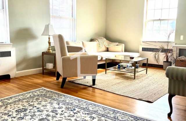 HOT BROOKLINE LISTING!!!!!