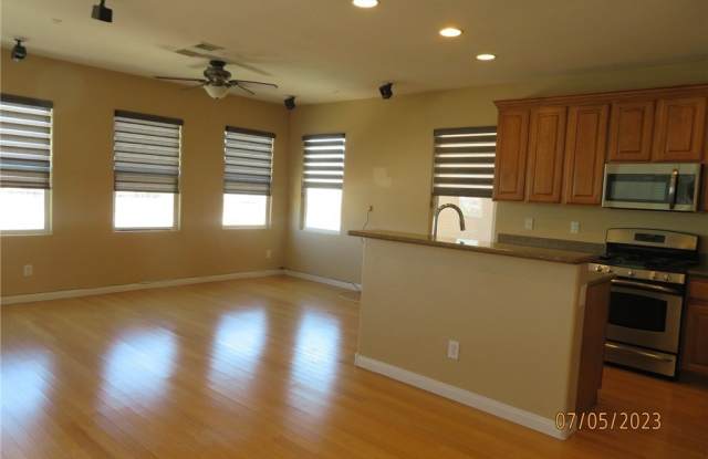 9342 Autumn View Avenue