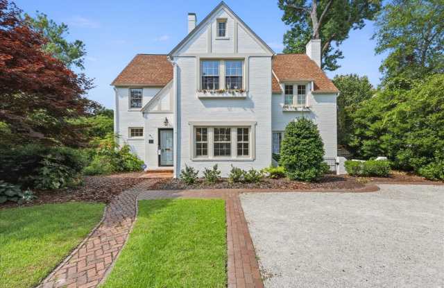 2318 Mimosa Pl