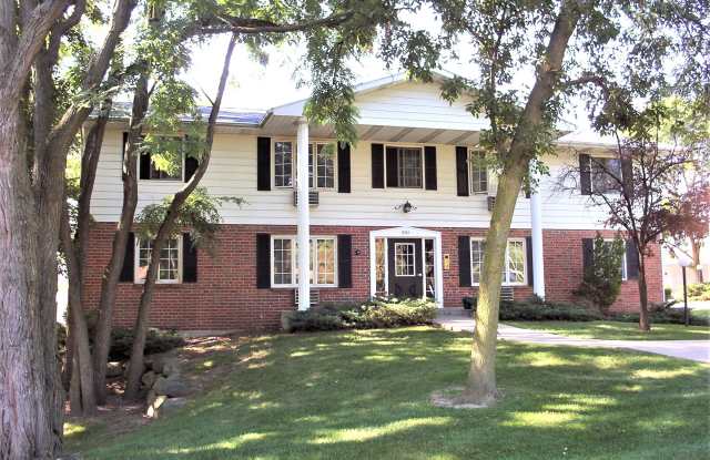 2361 Chalet Gardens Road #4