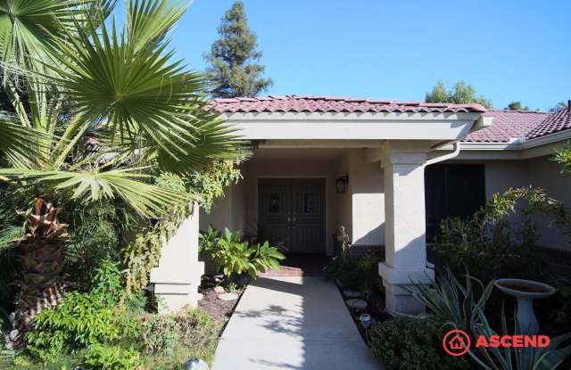 FULLY FURNISHED, Beautiful Home Located In Rosedale Area!