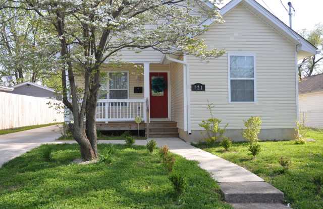 Big Brown - Walk to UK Pre-Leasing Now Fall Semester 2026