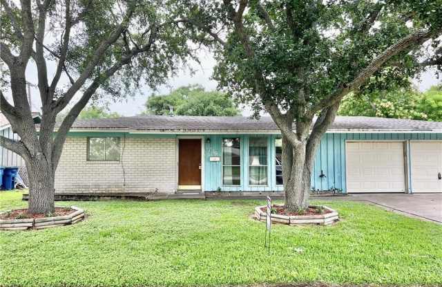1719 Austin St