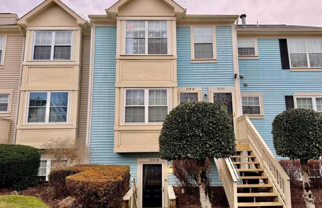 Photo of 214-214A FERNWOOD Place