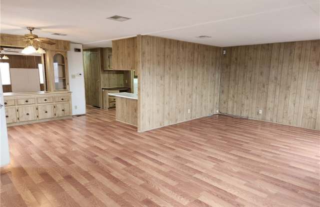 Photo of 1111 W Hardy Lane