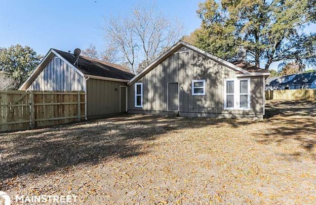 108 Bass Dr - 108 Bass Drive, Columbia, TN 38401