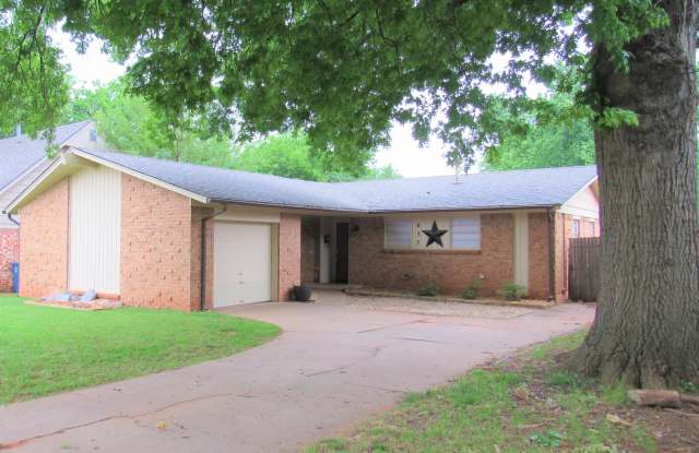 Charming Home in Edmond  Convienant Location!!! - 637 Redstone Avenue, Edmond, OK 73013