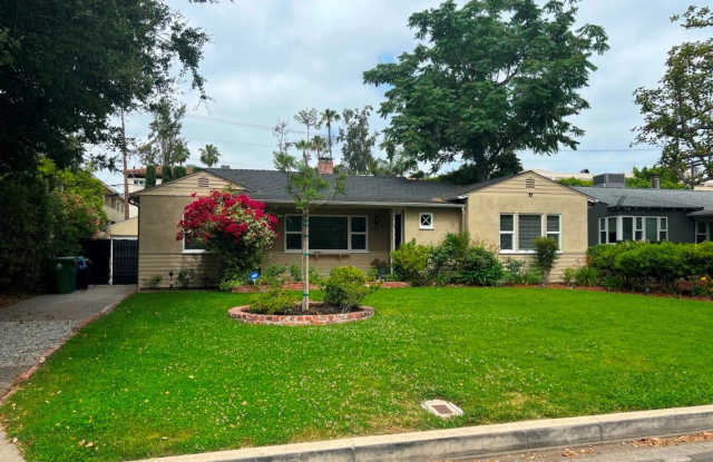 4523 Longridge Ave.