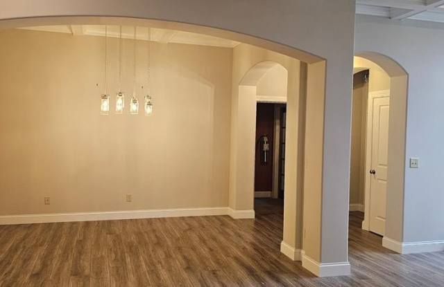 406 E 8th Street, 1C