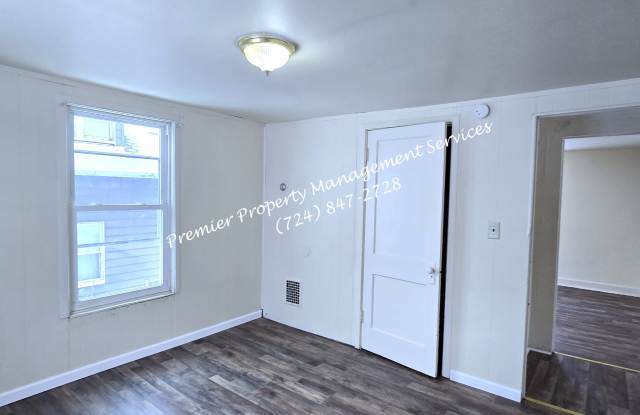 1047 Beckford Street #2