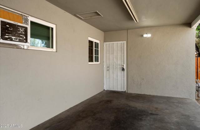 2609 W Morten Avenue