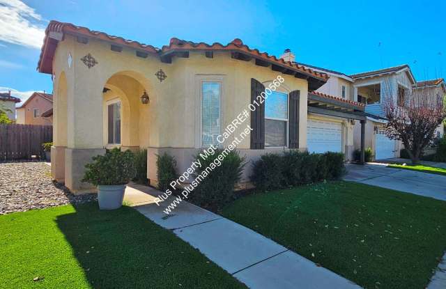 Beautiful Bradley Square Single Story Home With Easy Access to Shopping/101 Frwy