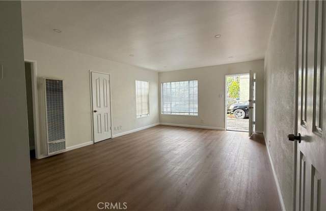 Photo of 1345 Anaheim