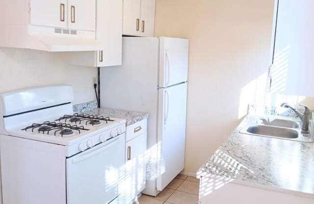 2933 North Geronimo Avenue