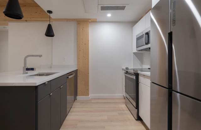 RENOVATED 3 BED 2 BATH IN SOUTH END!!!