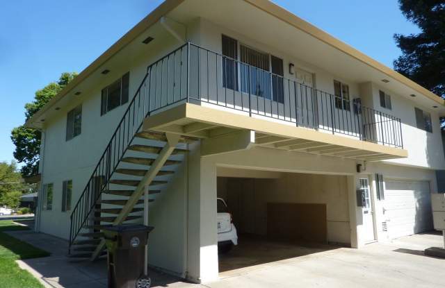 Charming Upstairs 2-Bedroom, 1-Bathroom Unit in Citrus Heights