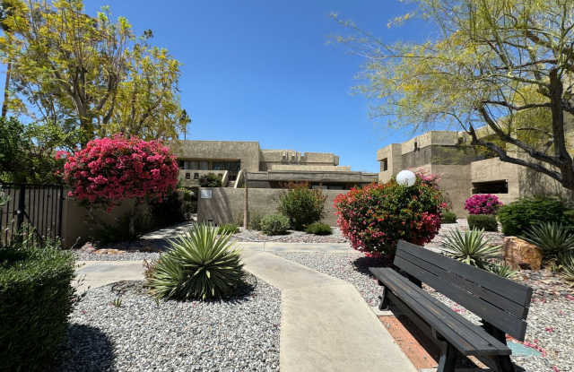 COMING SOON!!  BEAUTIFUL GROUND FLOOR 2 Bed 2 Bath CONDO in PALM SPRINGS