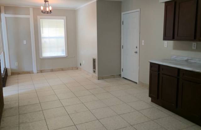 Spacious 3BD/1B Family home