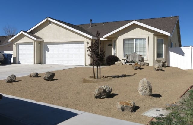 1464 Grey Bluffs Dr - 1464 Desert Shadows Lane, Fernley, NV 89408