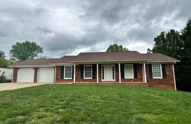 MOVE-IN READY! NO HUD NO SECTION 8