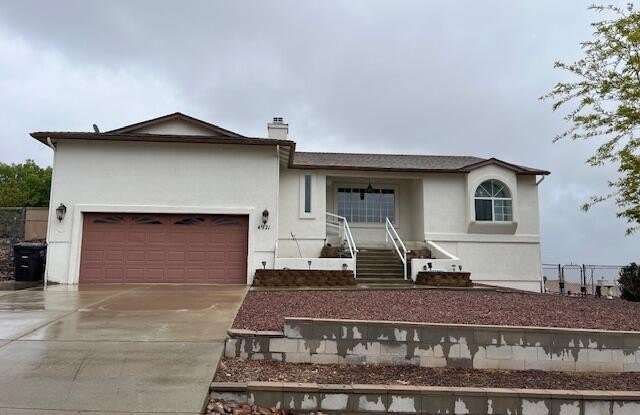 Photo of 4921 N Reavis Drive