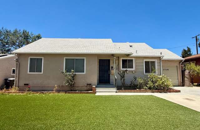 Beautifully Upgraded 3 Bedroom in La Mesa with Solar!