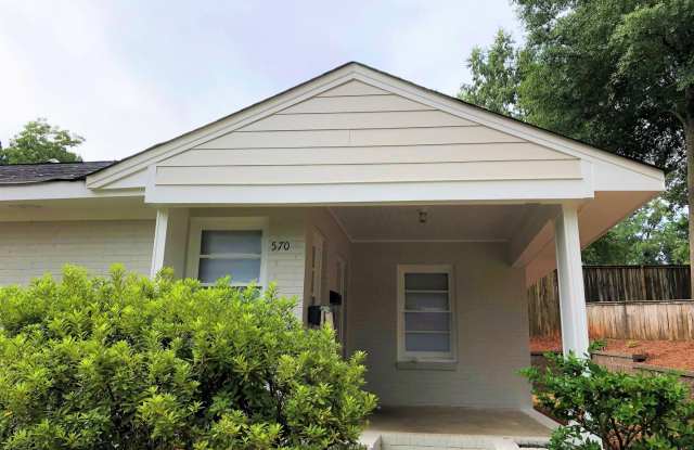 PRE-LEASING FOR AUGUST! AMAZING, ON CAMPUS LOCATION!
