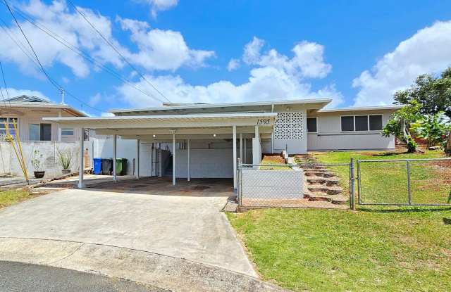 Pearl City - Newly remodeled 3 bedroom, 1 1/2 bath single level home - 1595 Hoʻomoana Place, Pearl City, HI 96782