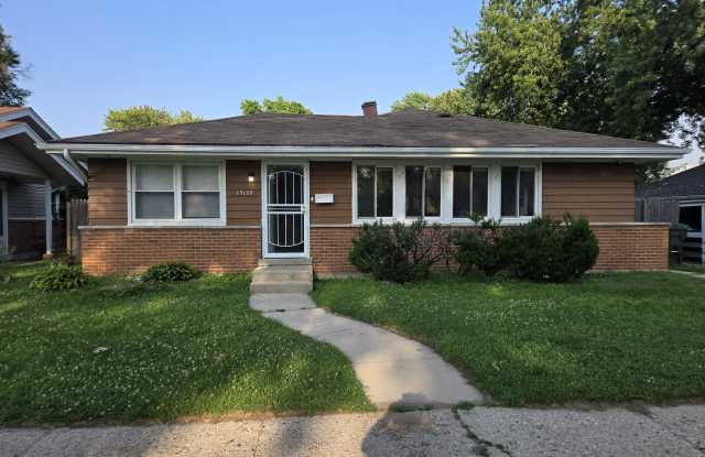 15135 Woodlawn Ave