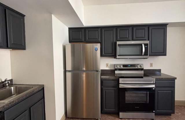 209 E 5TH Avenue