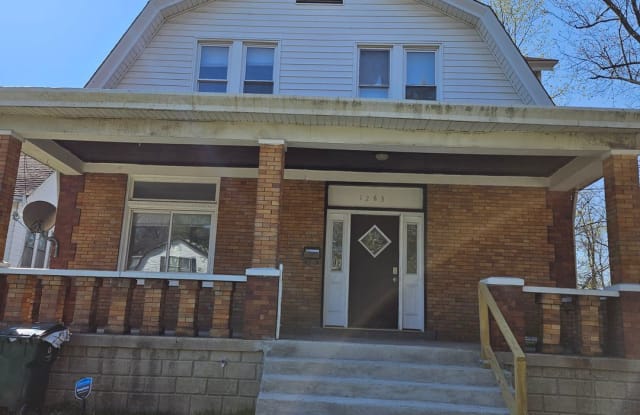 1263 Ross Ave - 1263 Ross Avenue, Cincinnati, OH 45205