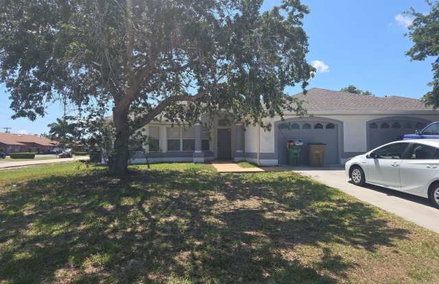 Duplex for rent with a pool