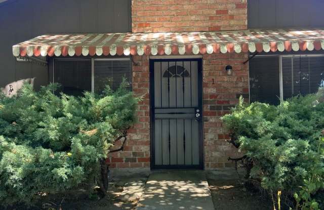 2 Bdrm, 1 Bath Condo in Sacramento