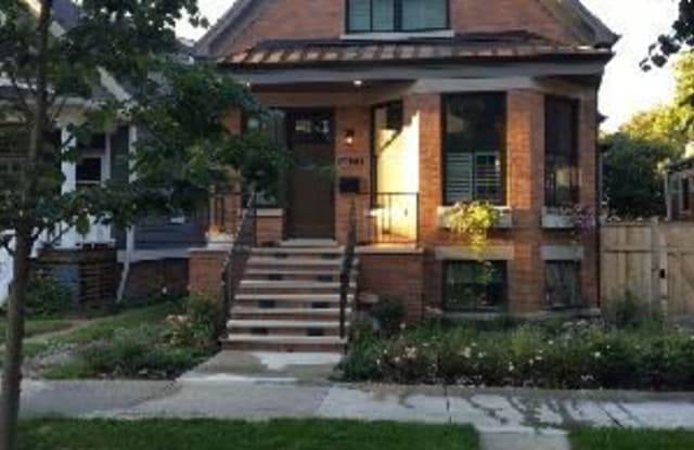 2160 West Leland Avenue GDN - 2160 West Leland Avenue, Chicago, IL 60625