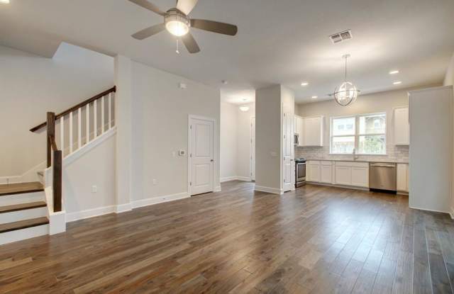 2910 Zach Scott Street