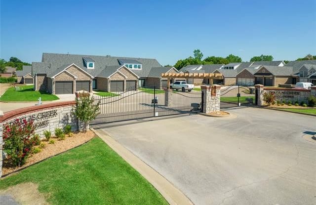 10721 Douglas Circle - 10721 Douglas Cir, Jenks, OK 74037