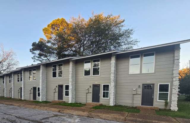 Newly Remodeled 2/1.5 Townhouse in Newport!