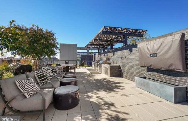 70 N Street SE unit: N1016