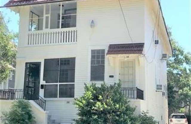 1221 LOWERLINE Street