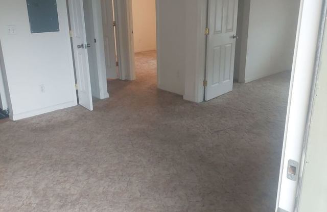 Nice unit with 2 car garage