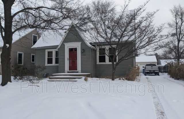 1930 Philadelphia Ave SE - 1930 Philadelphia Avenue Southeast, Grand Rapids, MI 49506