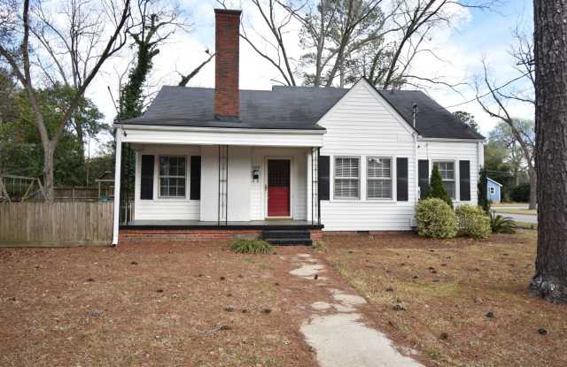 Coming Soon~3 Bedroom and 2 Bath Home- Bonus Room (Pets Considered)