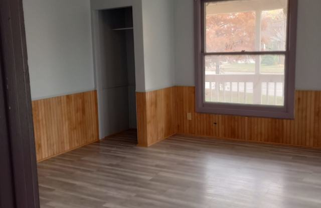 1219 Lincoln Way West