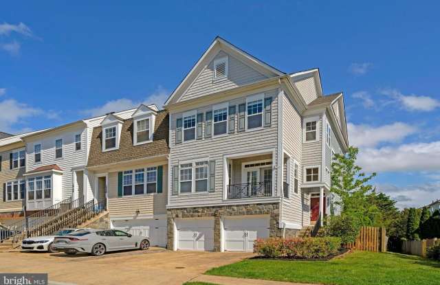 18202 MILL HOUSE SQUARE