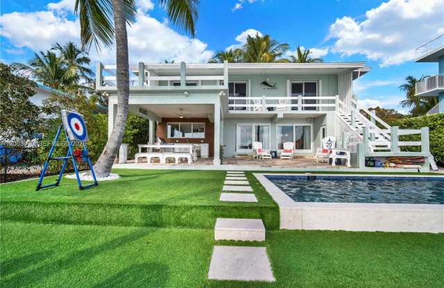 69 Shoreland Dr