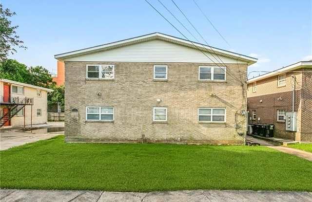 1532 AVIATORS Street