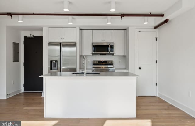 Photo of 901 KING Street unit: 203